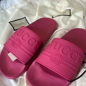 Gucci Pursuit “St Gucci Print” Slides size 37/7